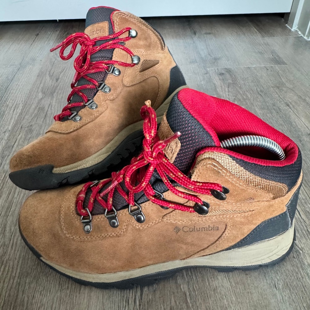 Columbia Womens 9 Newton Ridge Plus Waterproof Hiking Boots Elk Red BL4552-286
